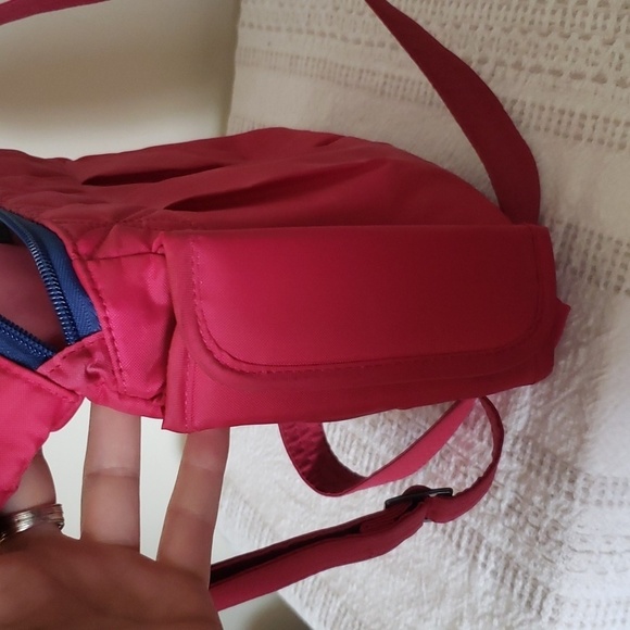Lug 'swing' crossbody bag, hot pink, 3 sectioned pockets. - Picture 11 of 11
